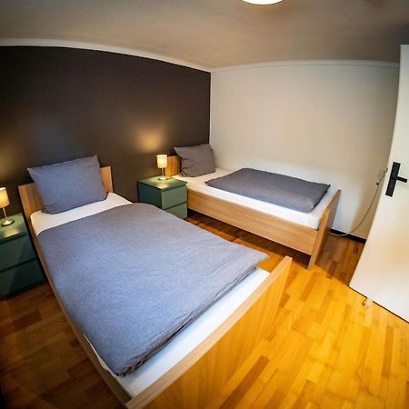 Gemuetliche 2-Zimmer Souterrain Wohnung Дюссельдорф Экстерьер фото