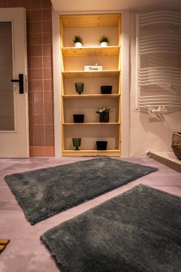 Gemuetliche 2-Zimmer Souterrain Wohnung Дюссельдорф Экстерьер фото